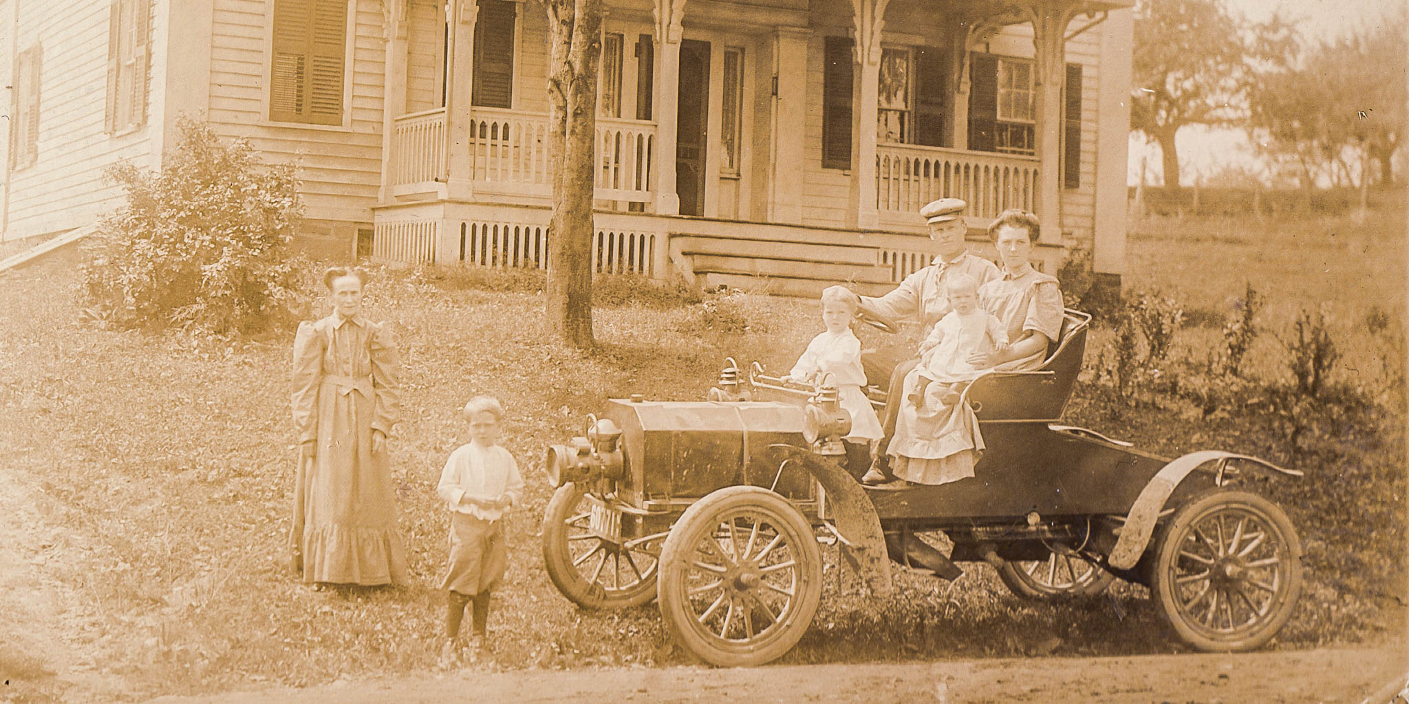 Goodrich family visits Grandma Digons at the upper place
